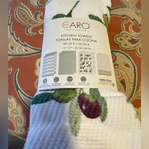 8 green Caro Home Kitchen towels